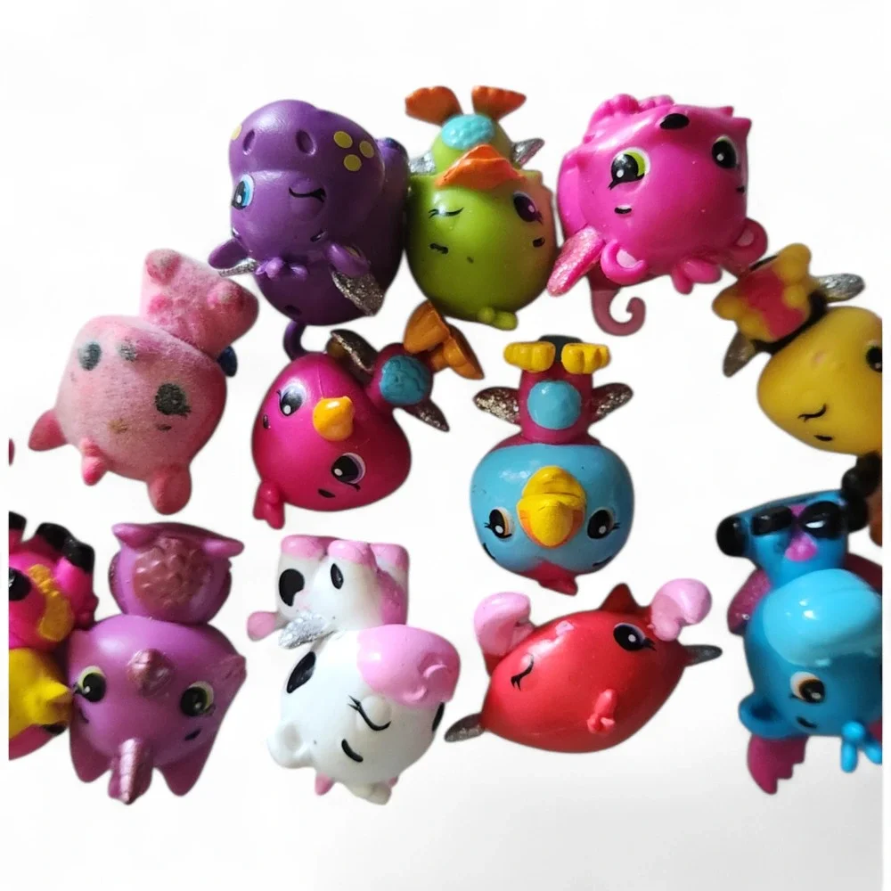 16 Hatchimals Glitter Wings Colleggtibles Lot‎ Mini Figures Collectibles